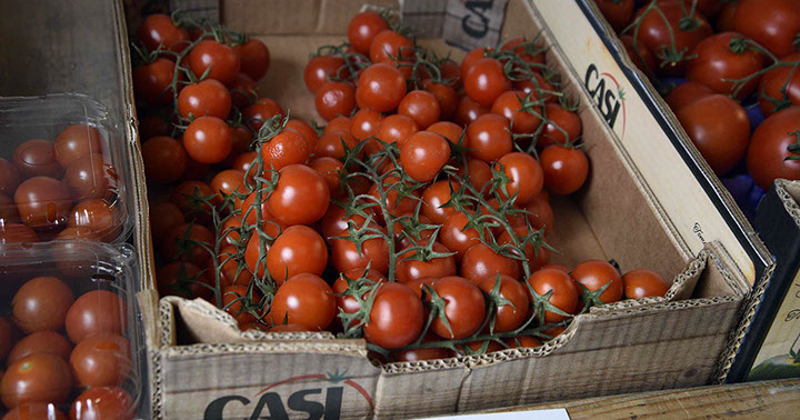 Purchase fresh fruit and vegetables from Maggies Fruit and Veg in Portree